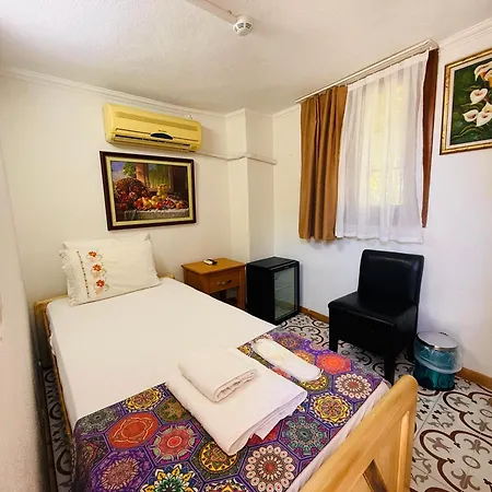 Otel Antik House 1880 Çeşme